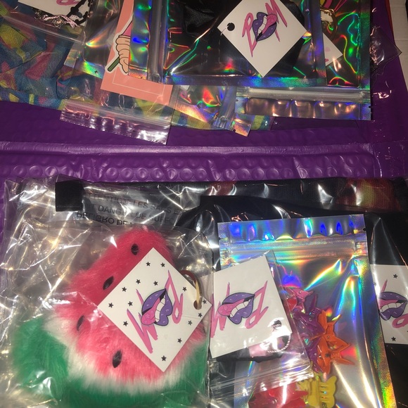 ✨🌙 Yours Truly!🍓👽 - Picture 5 of 10